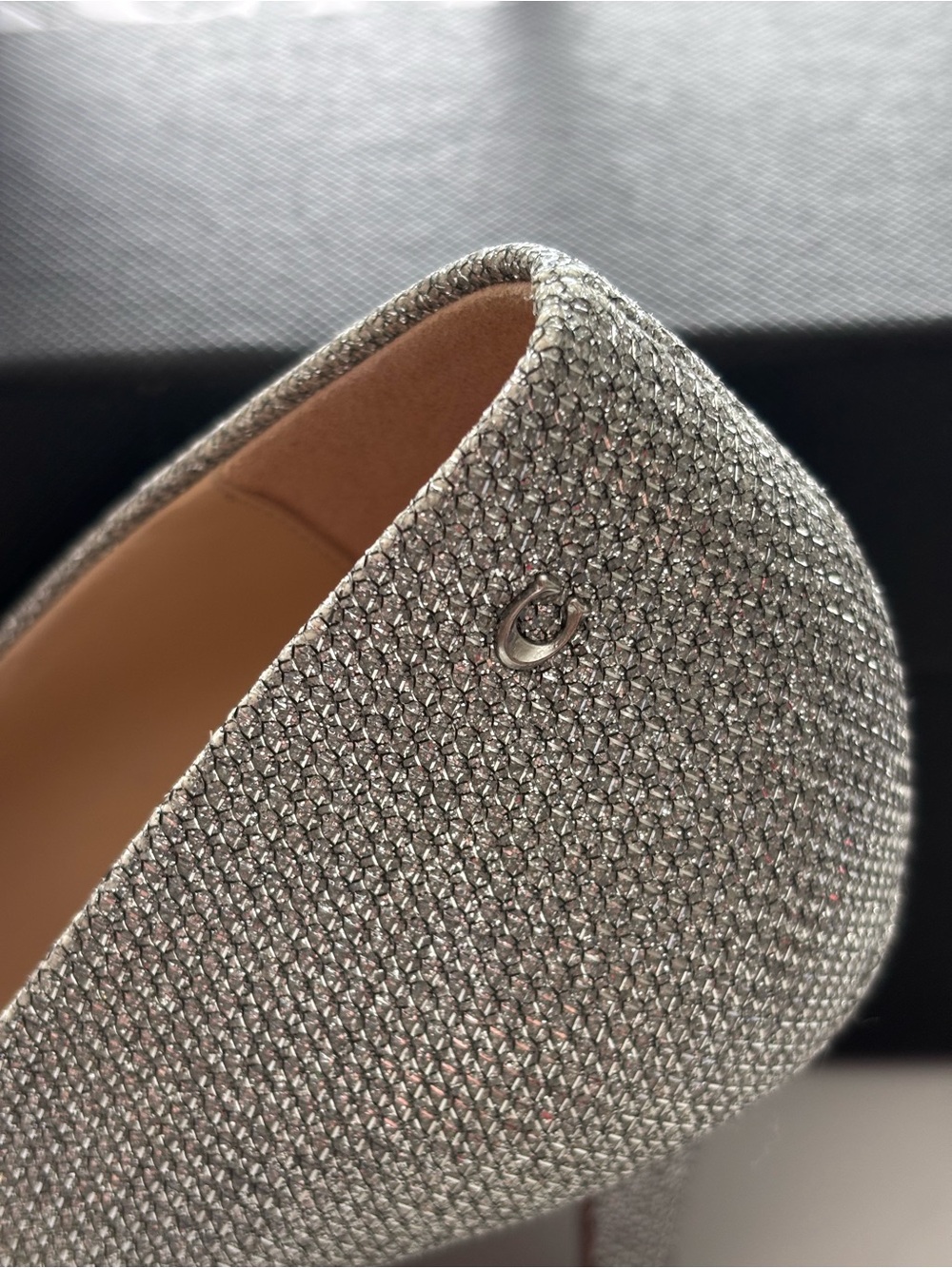 COACH Silver Glitter Pointed-Toe Pumps New with Box, Size 8. - Picture 4 of 10